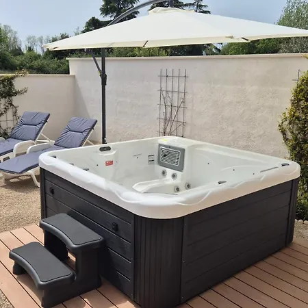 Family Vinja - Privat Garden - Whirlpool Lägenhet *