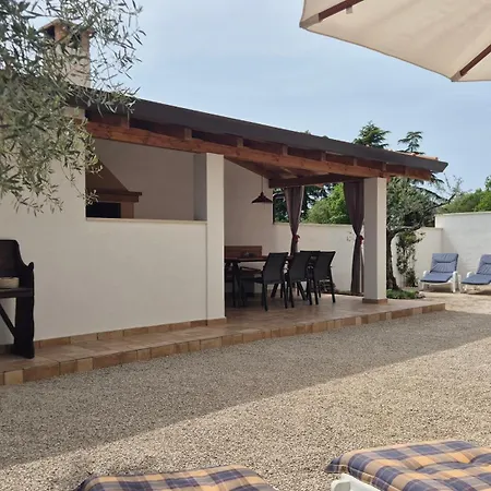 Lägenhet Family Vinja - Privat Garden - Whirlpool