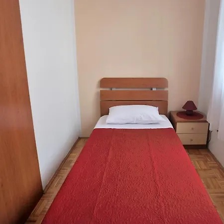 Vinja - Privat Garden - Whirlpool Apartment