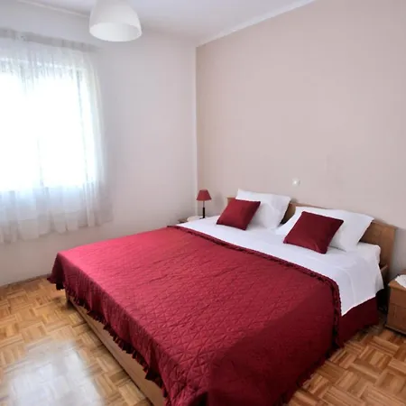 Vinja - Privat Garden - Whirlpool Apartment Porec