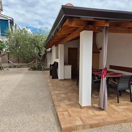 Vinja - Privat Garden - Whirlpool Porec