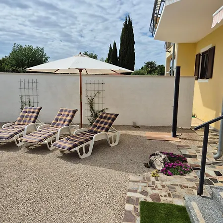 Vinja - Privat Garden - Whirlpool Porec