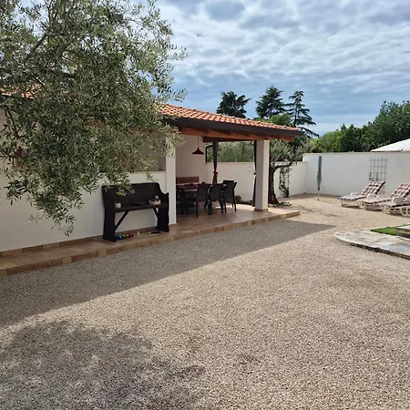 Vinja - Privat Garden - Whirlpool Porec