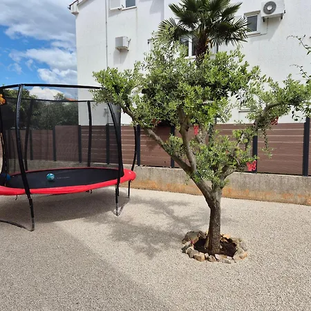 Apartment Vinja - Privat Garden - Whirlpool