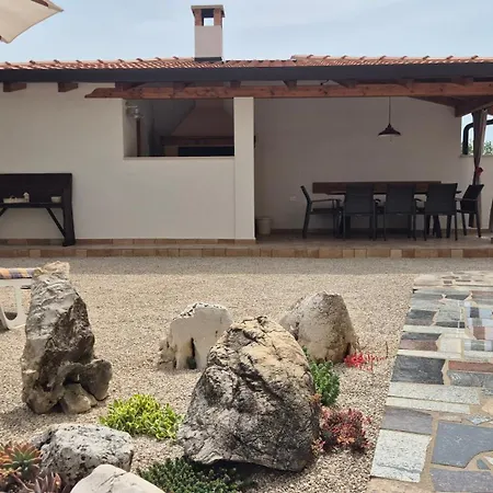 Vinja - Privat Garden - Whirlpool Apartment Porec